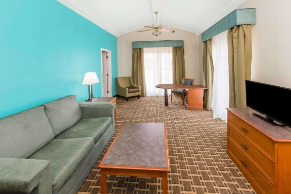 Days Inn by Wyndham Little Rock/Medical Center image 11