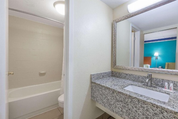 Days Inn by Wyndham Little Rock/Medical Center image 14