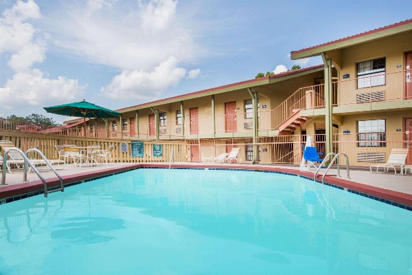 Days Inn by Wyndham Little Rock/Medical Center image 3