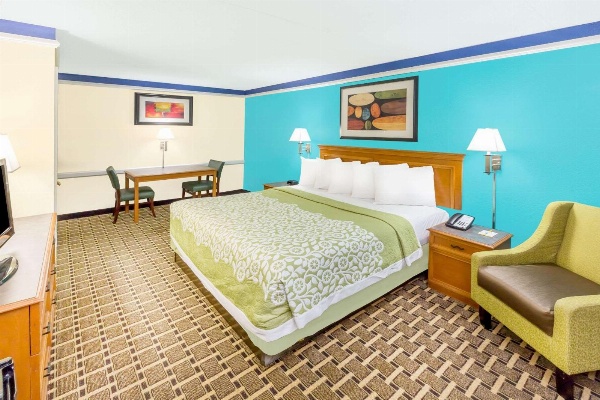 Days Inn by Wyndham Little Rock/Medical Center image 7
