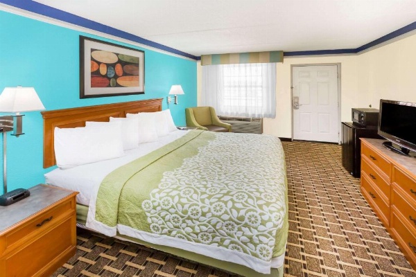 Days Inn by Wyndham Little Rock/Medical Center image 9